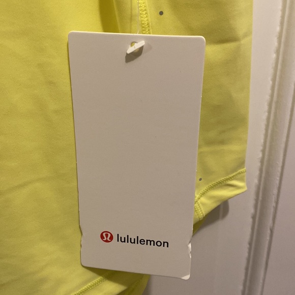 Lululemon sculpt tank, size 2 - new with tags on - Picture 3 of 3